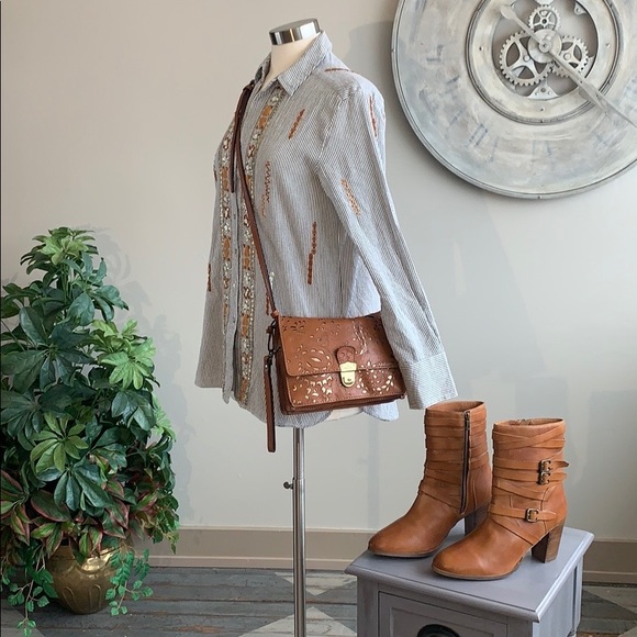 Multi Strap Mid Boot with Buckles
Diba True - Picture 12 of 12